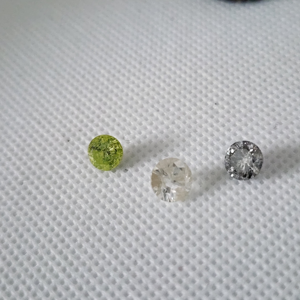 a Bundle of 3 diamonds